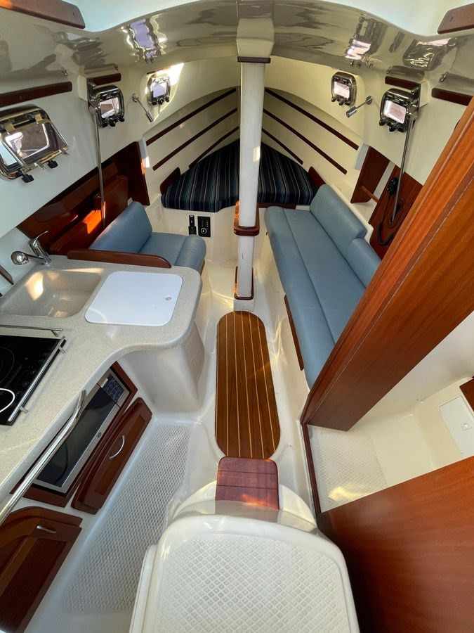 https://arconyachts.ams3.digitaloceanspaces.com/190075/conversions/large_4155730-optimize.jpg