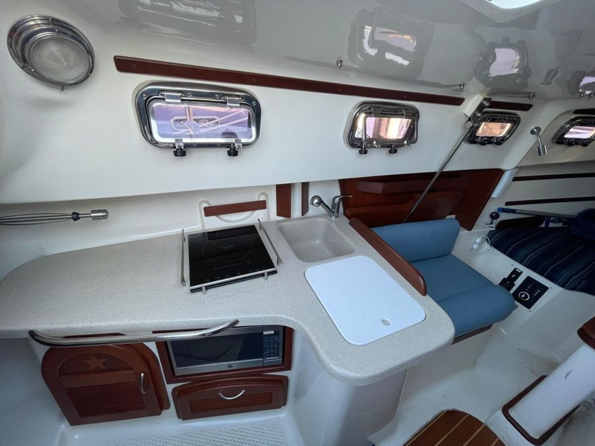 https://arconyachts.ams3.digitaloceanspaces.com/190080/conversions/large_4155732-optimize.jpg