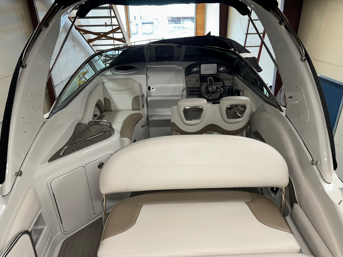 https://arconyachts.ams3.digitaloceanspaces.com/190130/conversions/large_4225472-optimize.jpg