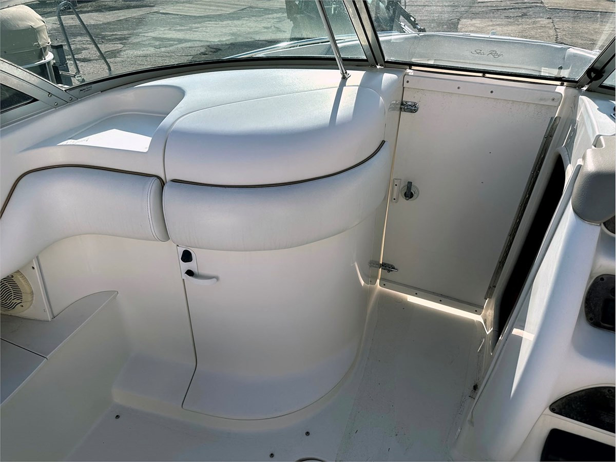 https://arconyachts.ams3.digitaloceanspaces.com/190277/conversions/large_4276373-optimize.jpg