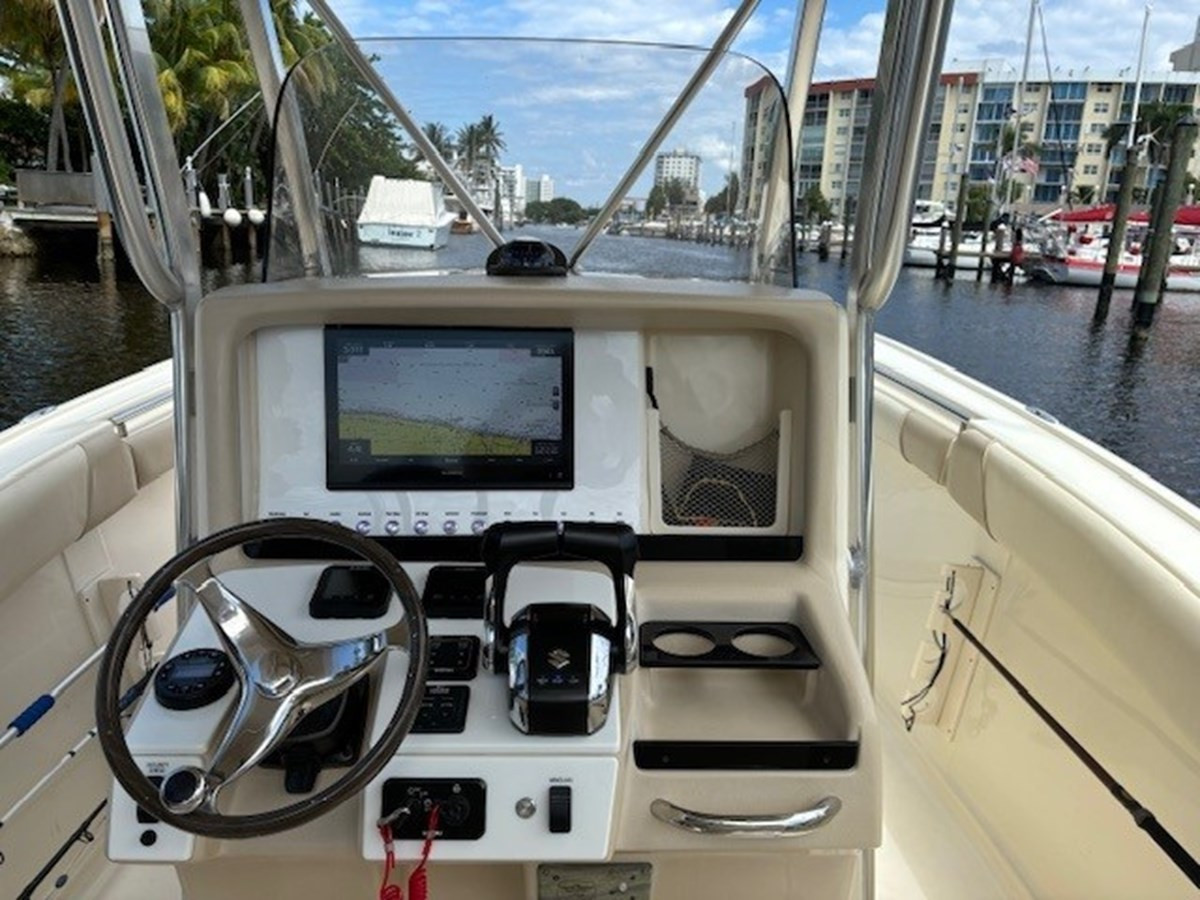 https://arconyachts.ams3.digitaloceanspaces.com/190332/conversions/large_4383518-optimize.jpg