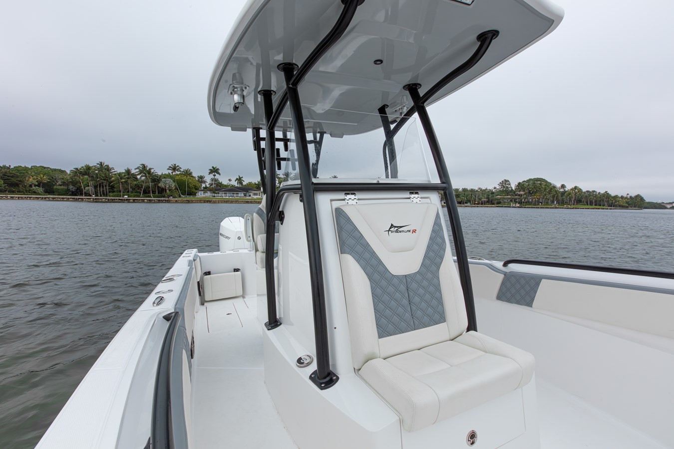 https://arconyachts.ams3.digitaloceanspaces.com/190450/conversions/large_4572453-optimize.jpg