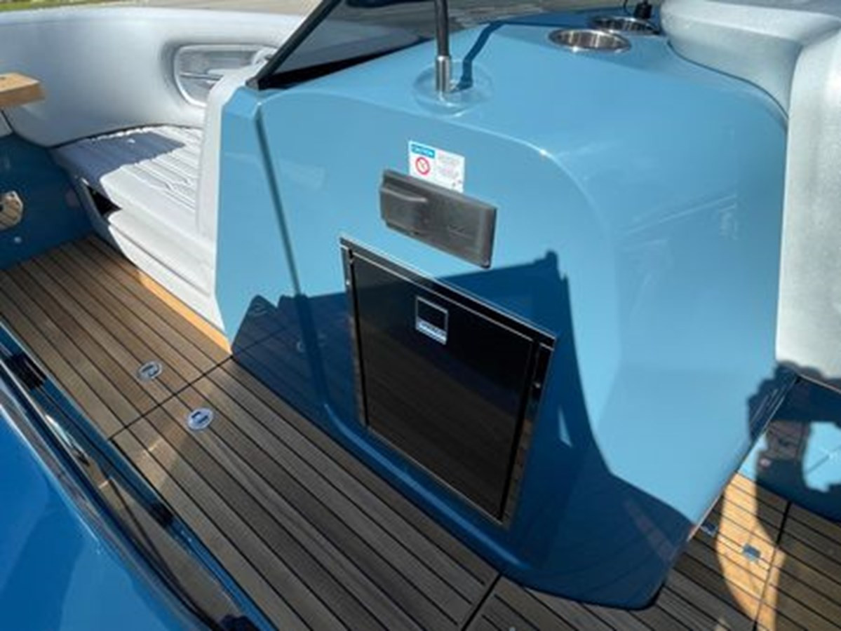 https://arconyachts.ams3.digitaloceanspaces.com/190534/conversions/large_4598961-optimize.jpg