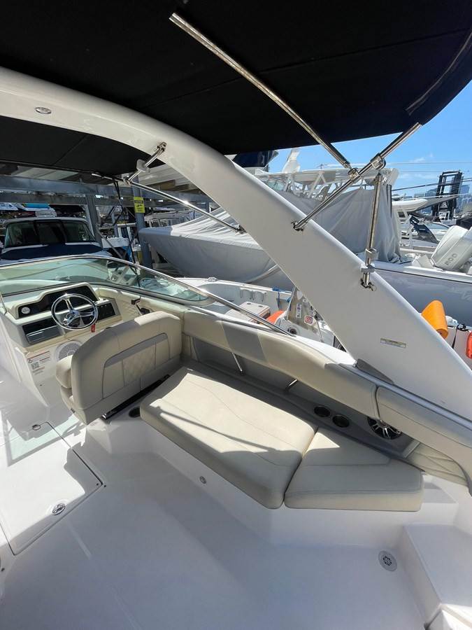 https://arconyachts.ams3.digitaloceanspaces.com/190603/conversions/large_4702361-optimize.jpg