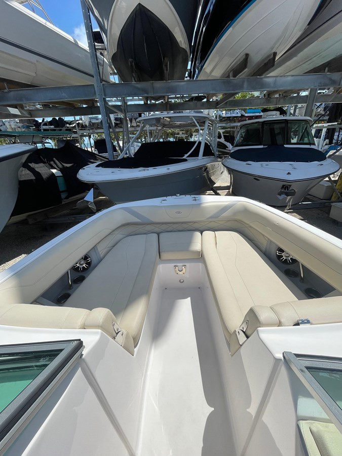 https://arconyachts.ams3.digitaloceanspaces.com/190608/conversions/large_4702363-optimize.jpg