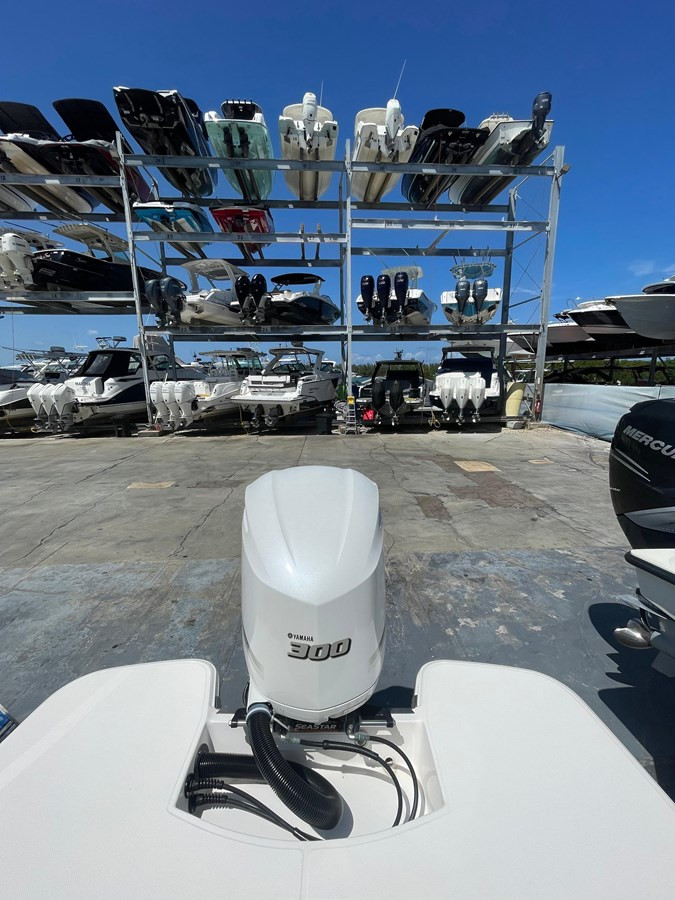 https://arconyachts.ams3.digitaloceanspaces.com/190614/conversions/large_4702365-optimize.jpg