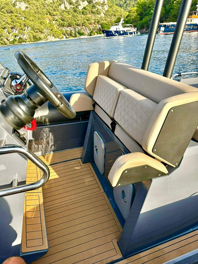 https://arconyachts.ams3.digitaloceanspaces.com/190682/conversions/large_4612385-optimize.jpg