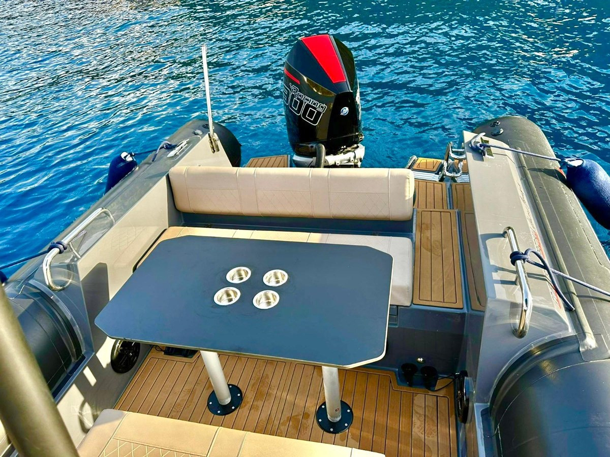 https://arconyachts.ams3.digitaloceanspaces.com/190688/conversions/large_4612387-optimize.jpg