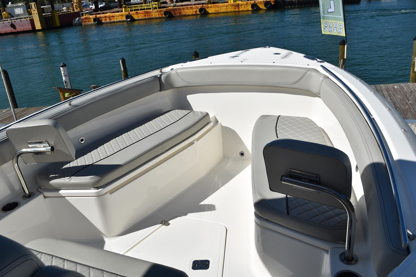 https://arconyachts.ams3.digitaloceanspaces.com/190701/conversions/large_4849799-optimize.jpg