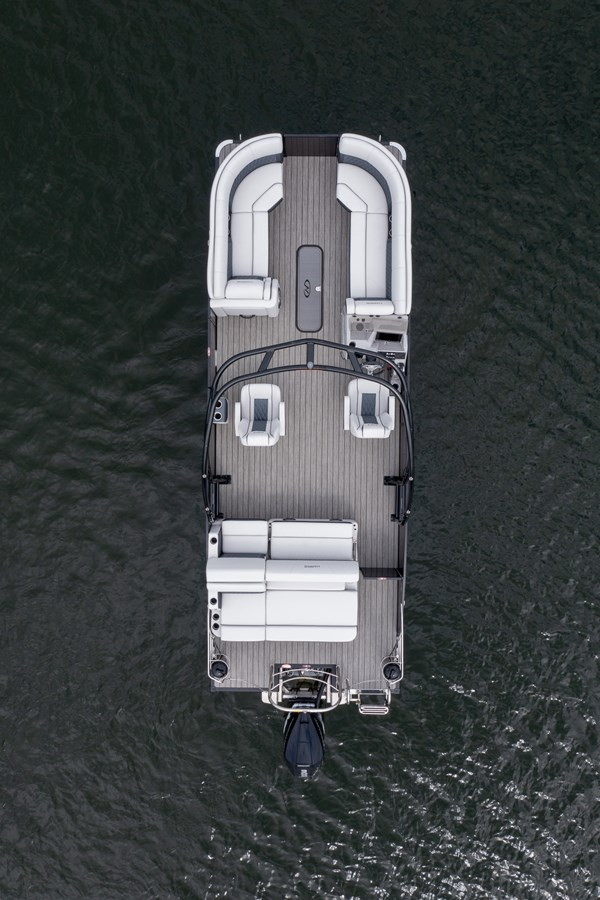 https://arconyachts.ams3.digitaloceanspaces.com/190725/conversions/large_4640443-optimize.jpg