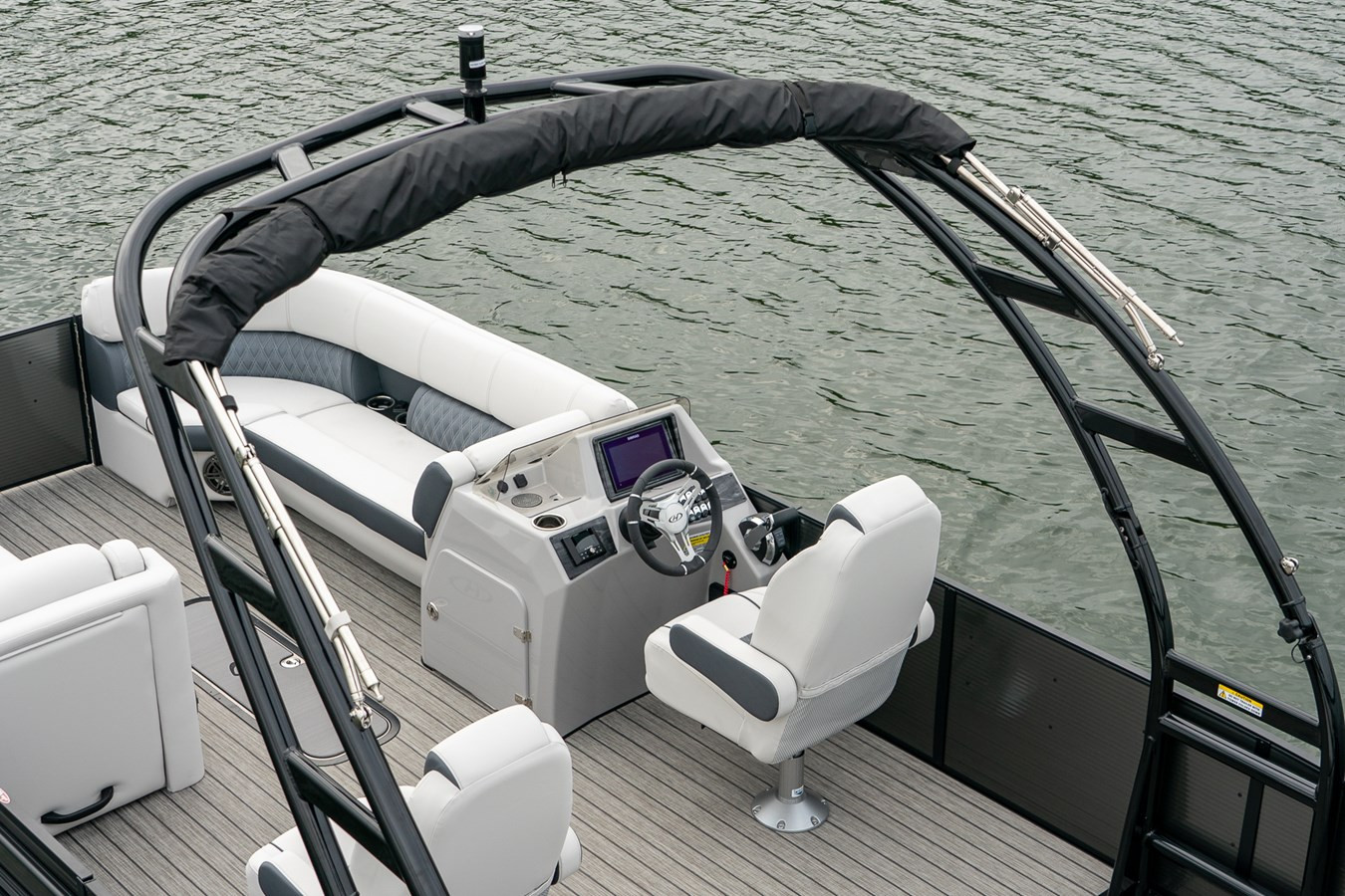 https://arconyachts.ams3.digitaloceanspaces.com/190743/conversions/large_4640435-optimize.jpg