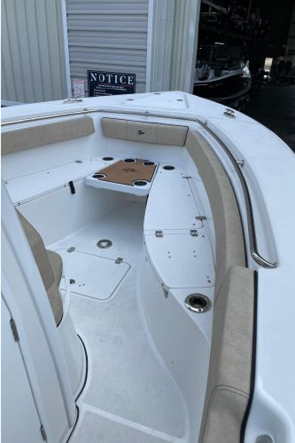 https://arconyachts.ams3.digitaloceanspaces.com/190757/conversions/large_3917536-optimize.jpg