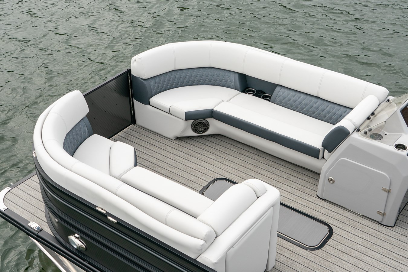 https://arconyachts.ams3.digitaloceanspaces.com/190766/conversions/large_4640431-optimize.jpg