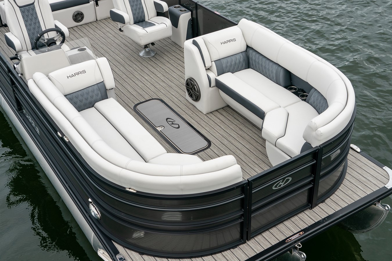 https://arconyachts.ams3.digitaloceanspaces.com/190769/conversions/large_4640432-optimize.jpg