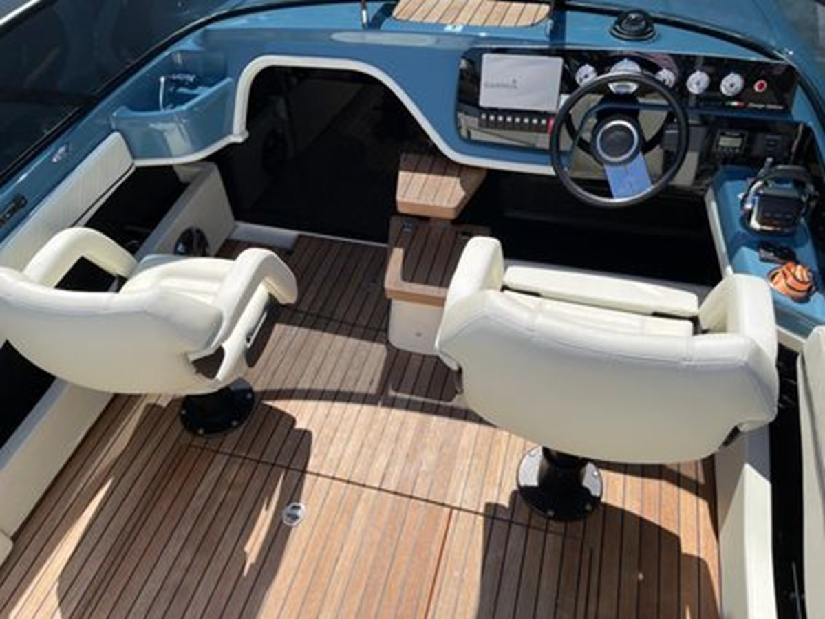 https://arconyachts.ams3.digitaloceanspaces.com/190811/conversions/large_4598647-optimize.jpg