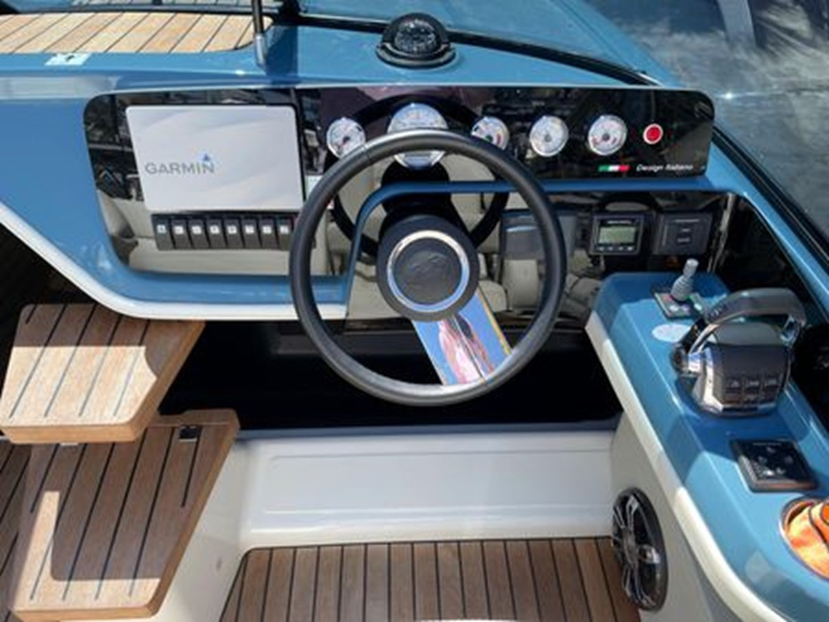 https://arconyachts.ams3.digitaloceanspaces.com/190817/conversions/large_4598649-optimize.jpg