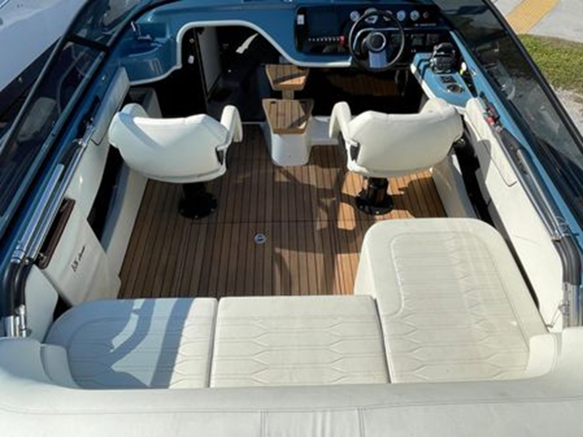 https://arconyachts.ams3.digitaloceanspaces.com/190843/conversions/large_4598658-optimize.jpg