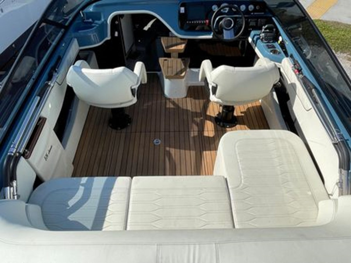 https://arconyachts.ams3.digitaloceanspaces.com/190845/conversions/large_4598659-optimize.jpg