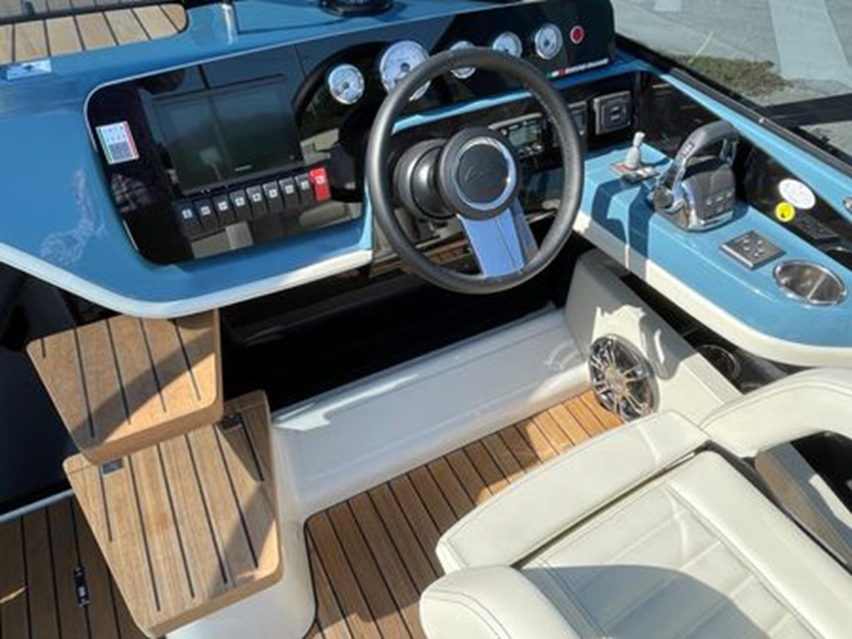 https://arconyachts.ams3.digitaloceanspaces.com/190848/conversions/large_4598660-optimize.jpg