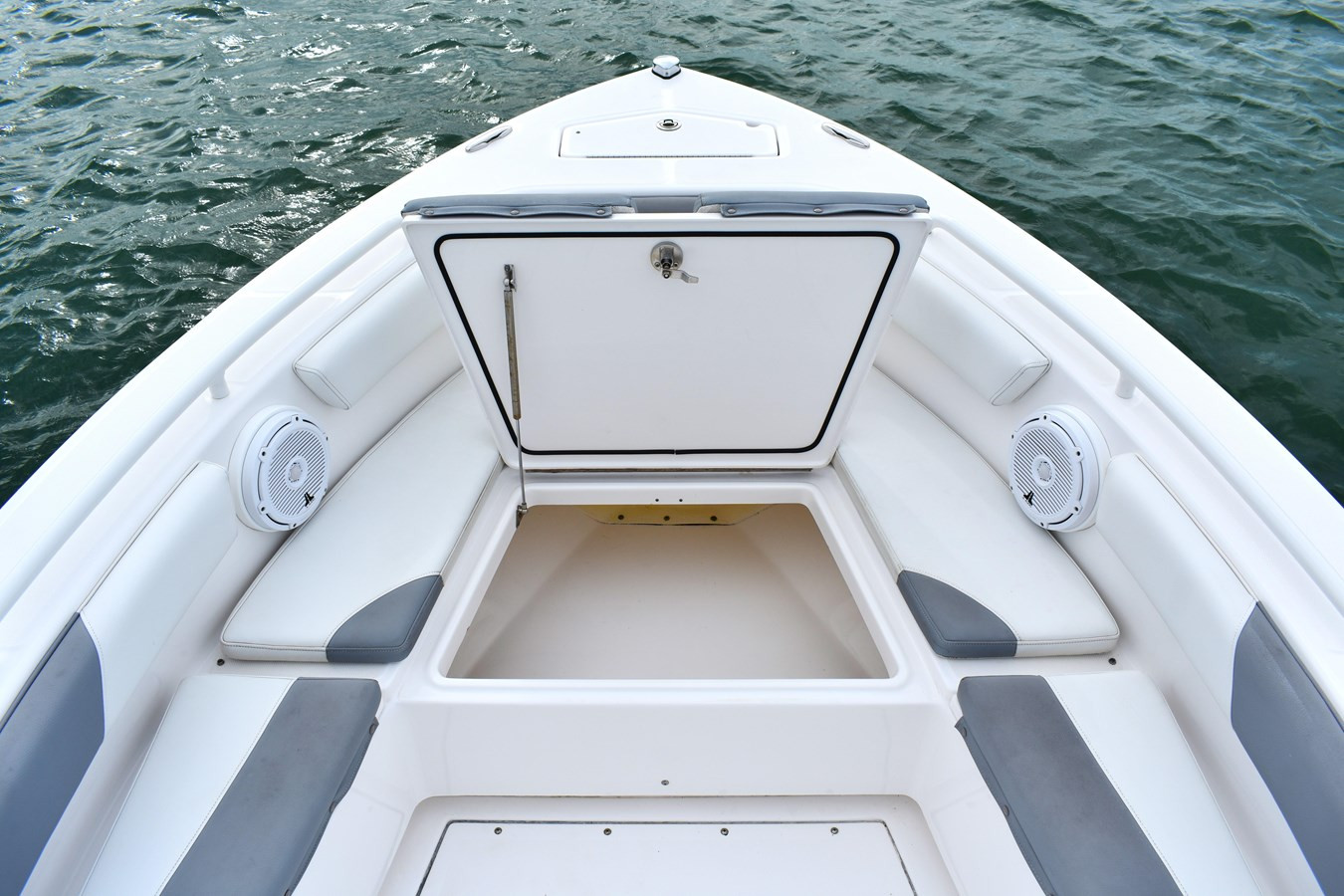 https://arconyachts.ams3.digitaloceanspaces.com/190858/conversions/large_4391416-optimize.jpg