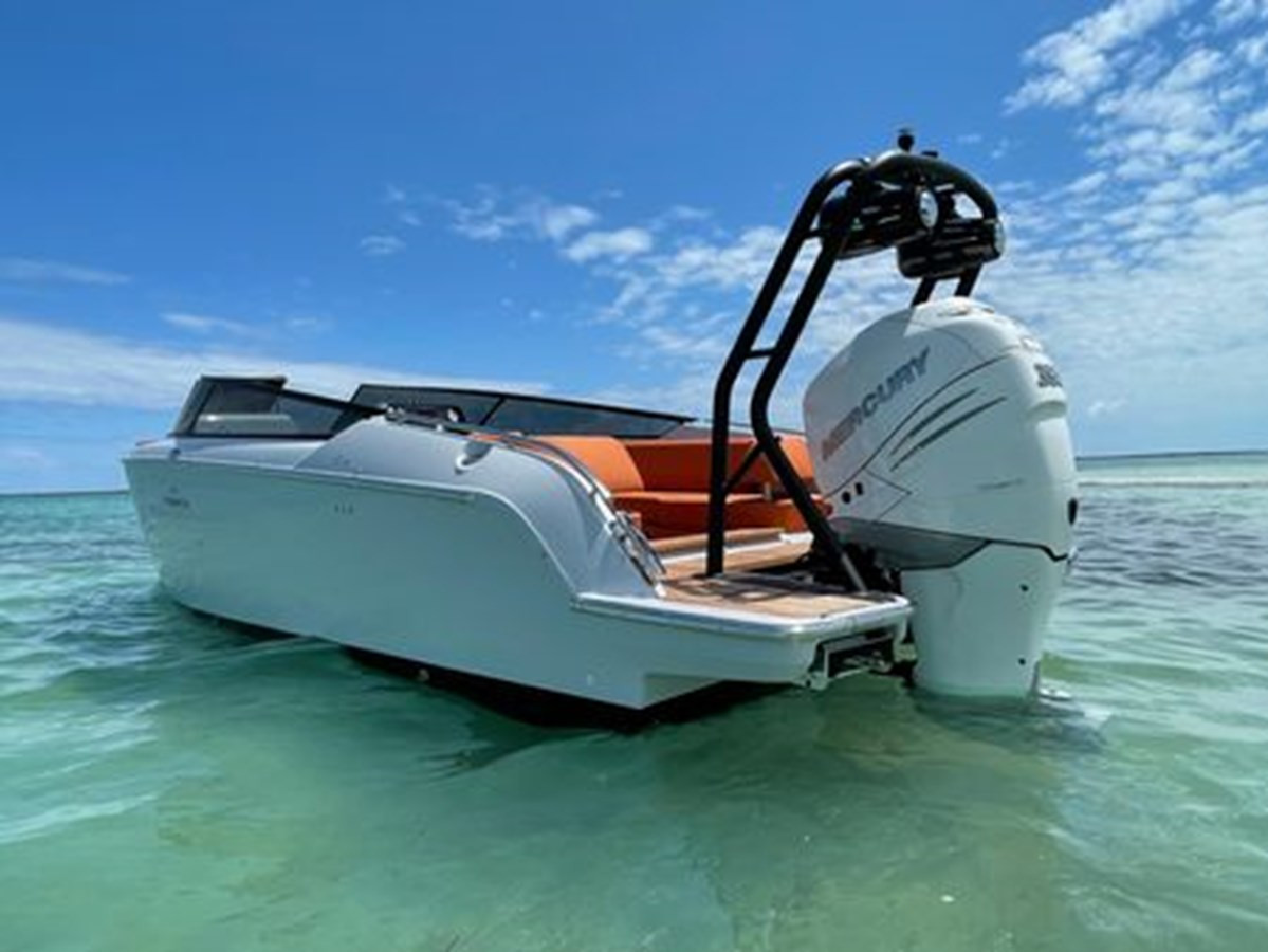 https://arconyachts.ams3.digitaloceanspaces.com/190901/conversions/large_4598897-optimize.jpg