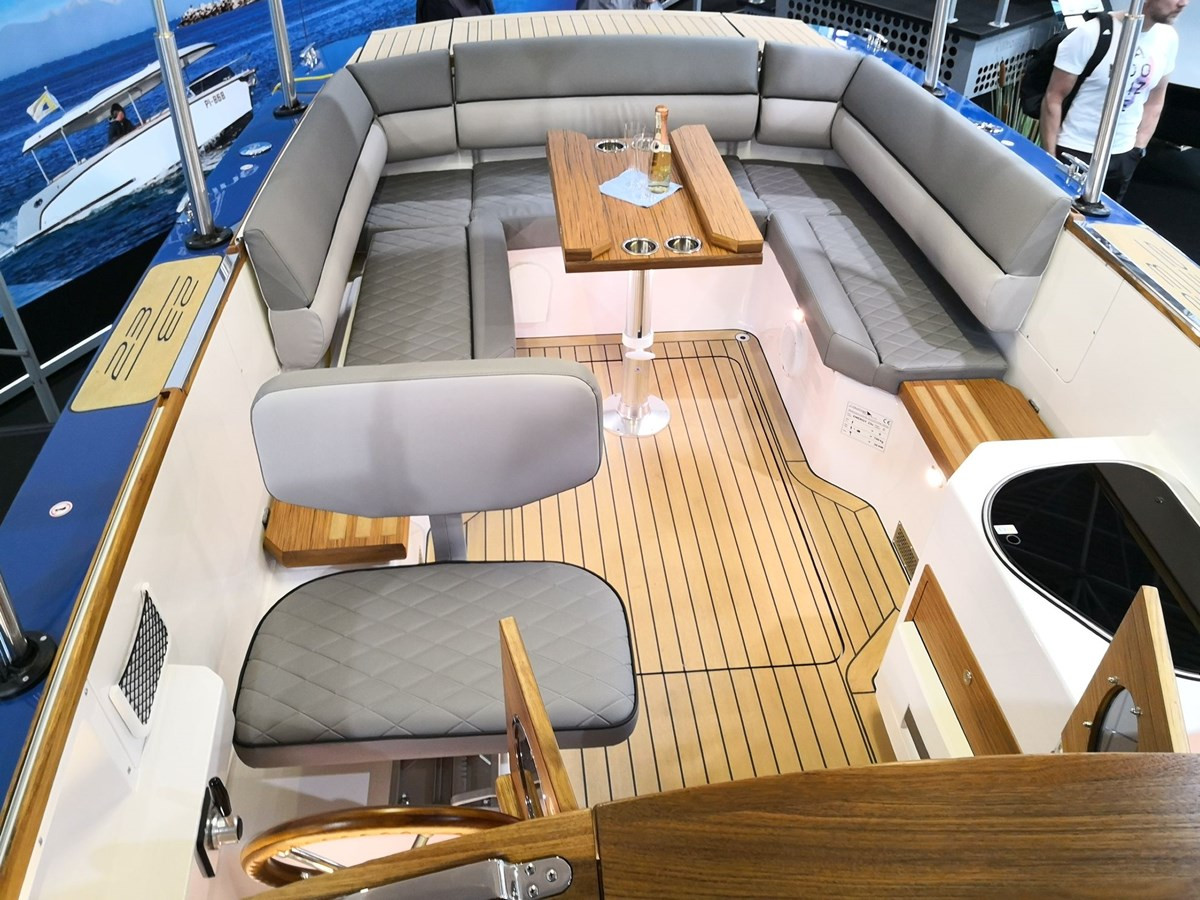 https://arconyachts.ams3.digitaloceanspaces.com/190964/conversions/large_3514755-optimize.jpg