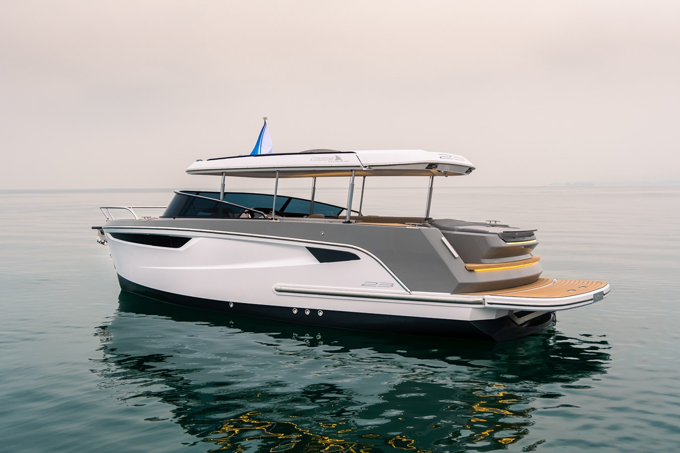 https://arconyachts.ams3.digitaloceanspaces.com/191006/conversions/large_3515024-optimize.jpg