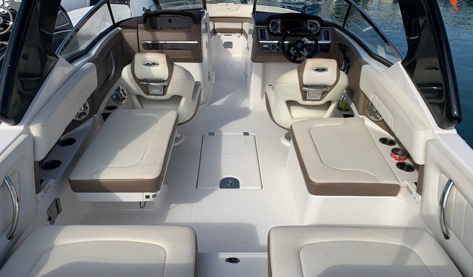https://arconyachts.ams3.digitaloceanspaces.com/191022/conversions/large_4324837-optimize.jpg