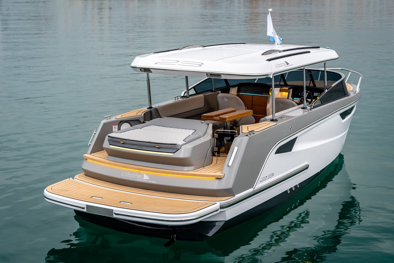 https://arconyachts.ams3.digitaloceanspaces.com/191030/conversions/large_3514882-optimize.jpg