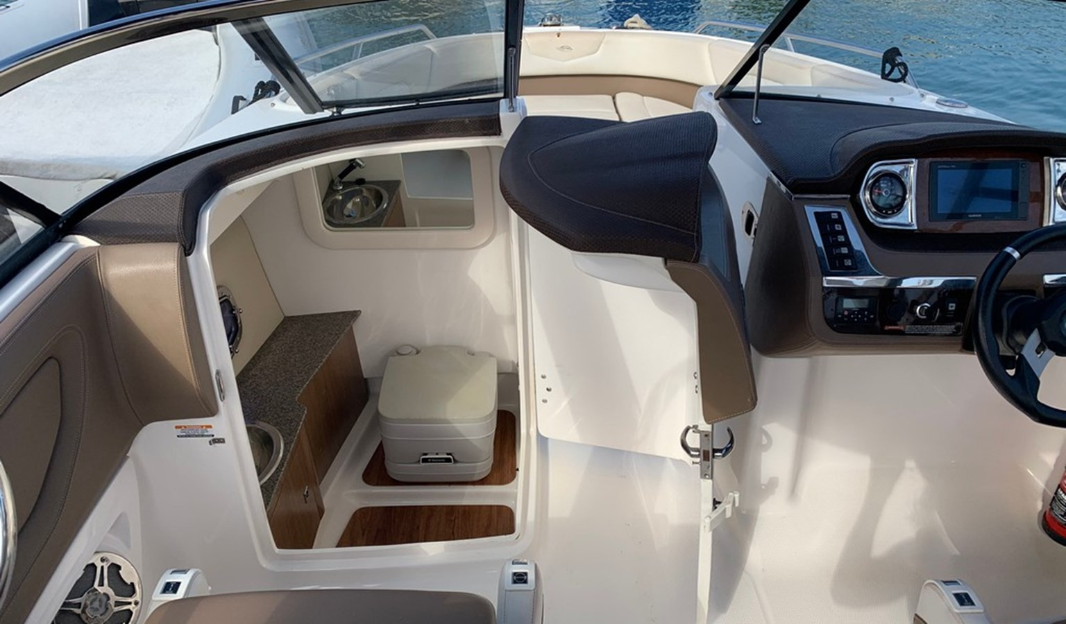 https://arconyachts.ams3.digitaloceanspaces.com/191031/conversions/large_4324833-optimize.jpg