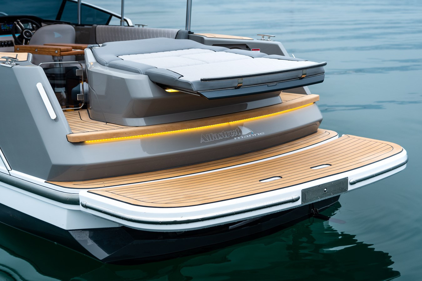 https://arconyachts.ams3.digitaloceanspaces.com/191043/conversions/large_3514984-optimize.jpg