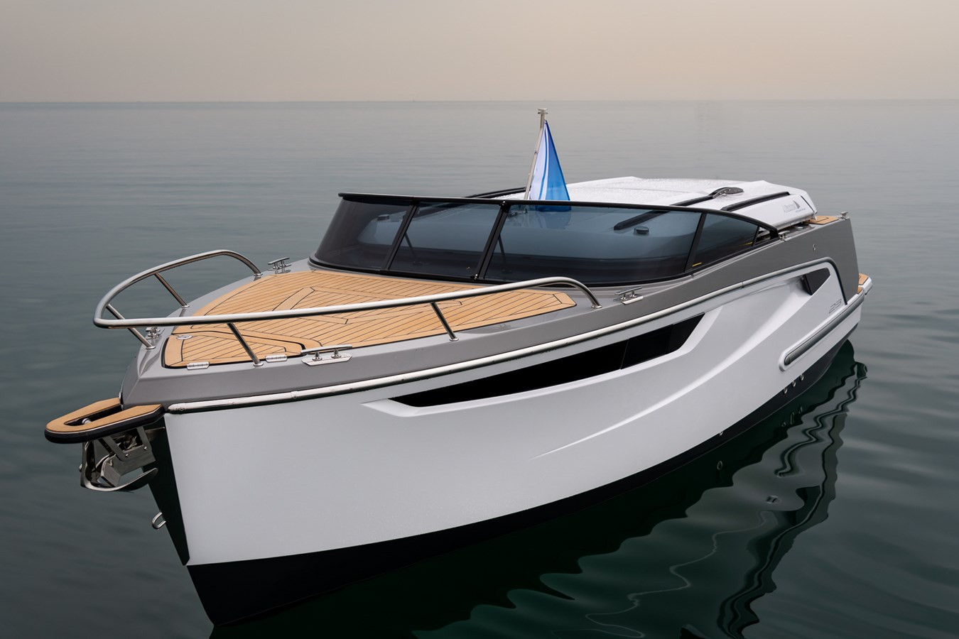 https://arconyachts.ams3.digitaloceanspaces.com/191049/conversions/large_3514986-optimize.jpg