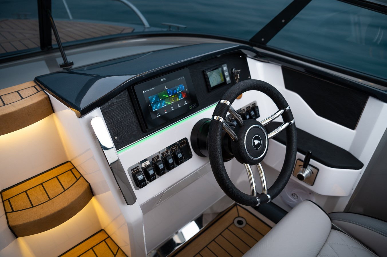 https://arconyachts.ams3.digitaloceanspaces.com/191072/conversions/large_3514995-optimize.jpg