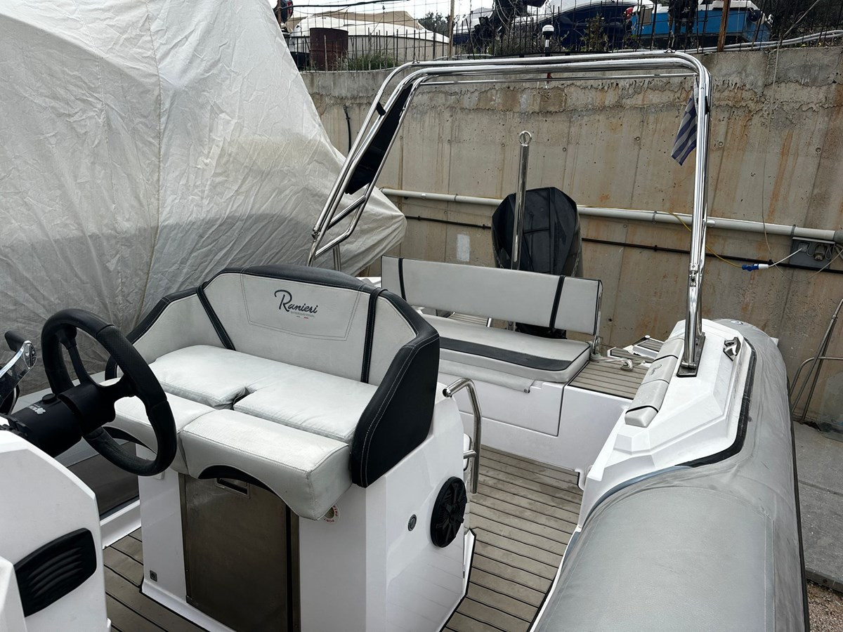 https://arconyachts.ams3.digitaloceanspaces.com/191131/conversions/large_4584316-optimize.jpg