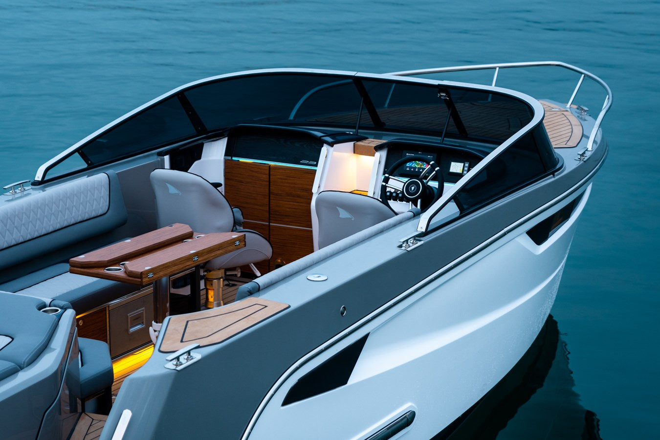 https://arconyachts.ams3.digitaloceanspaces.com/191136/conversions/large_3515017-optimize.jpg