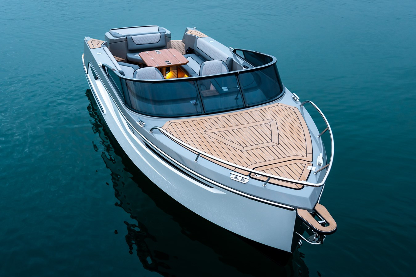 https://arconyachts.ams3.digitaloceanspaces.com/191139/conversions/large_3515018-optimize.jpg