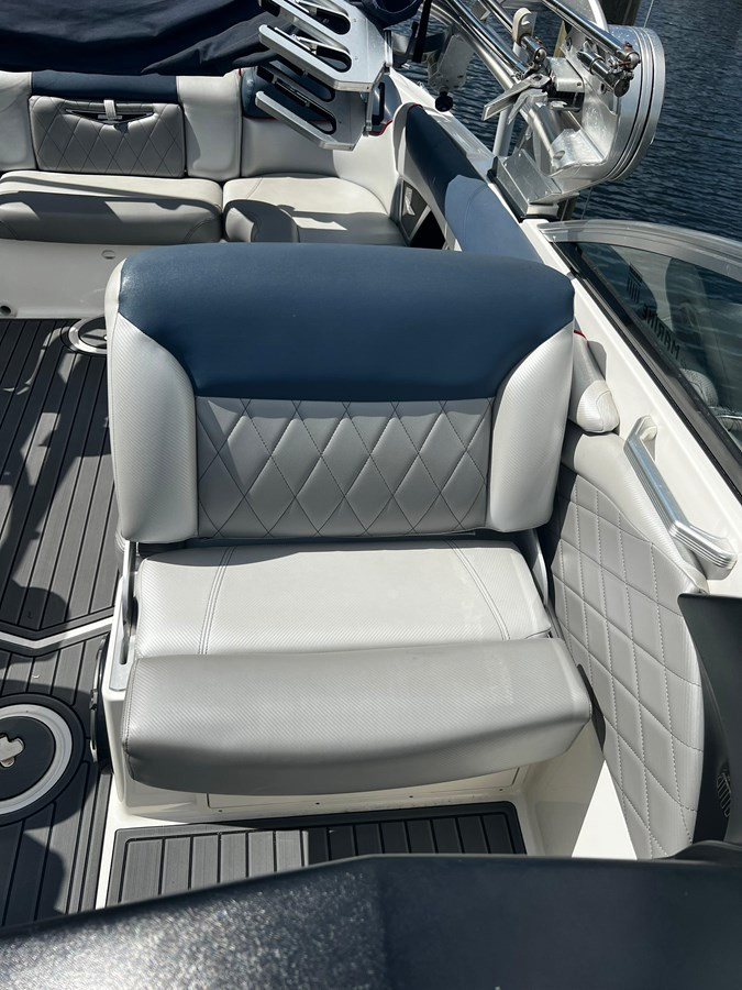 https://arconyachts.ams3.digitaloceanspaces.com/191313/conversions/large_4229561-optimize.jpg