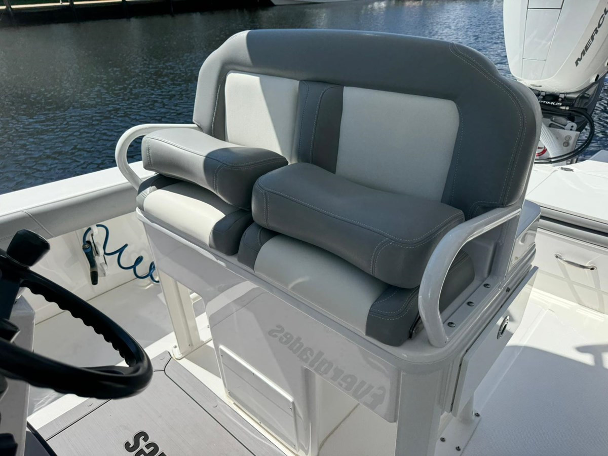https://arconyachts.ams3.digitaloceanspaces.com/191320/conversions/large_4431069-optimize.jpg