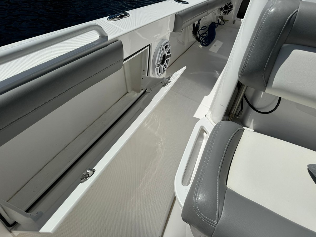 https://arconyachts.ams3.digitaloceanspaces.com/191333/conversions/large_4431075-optimize.jpg