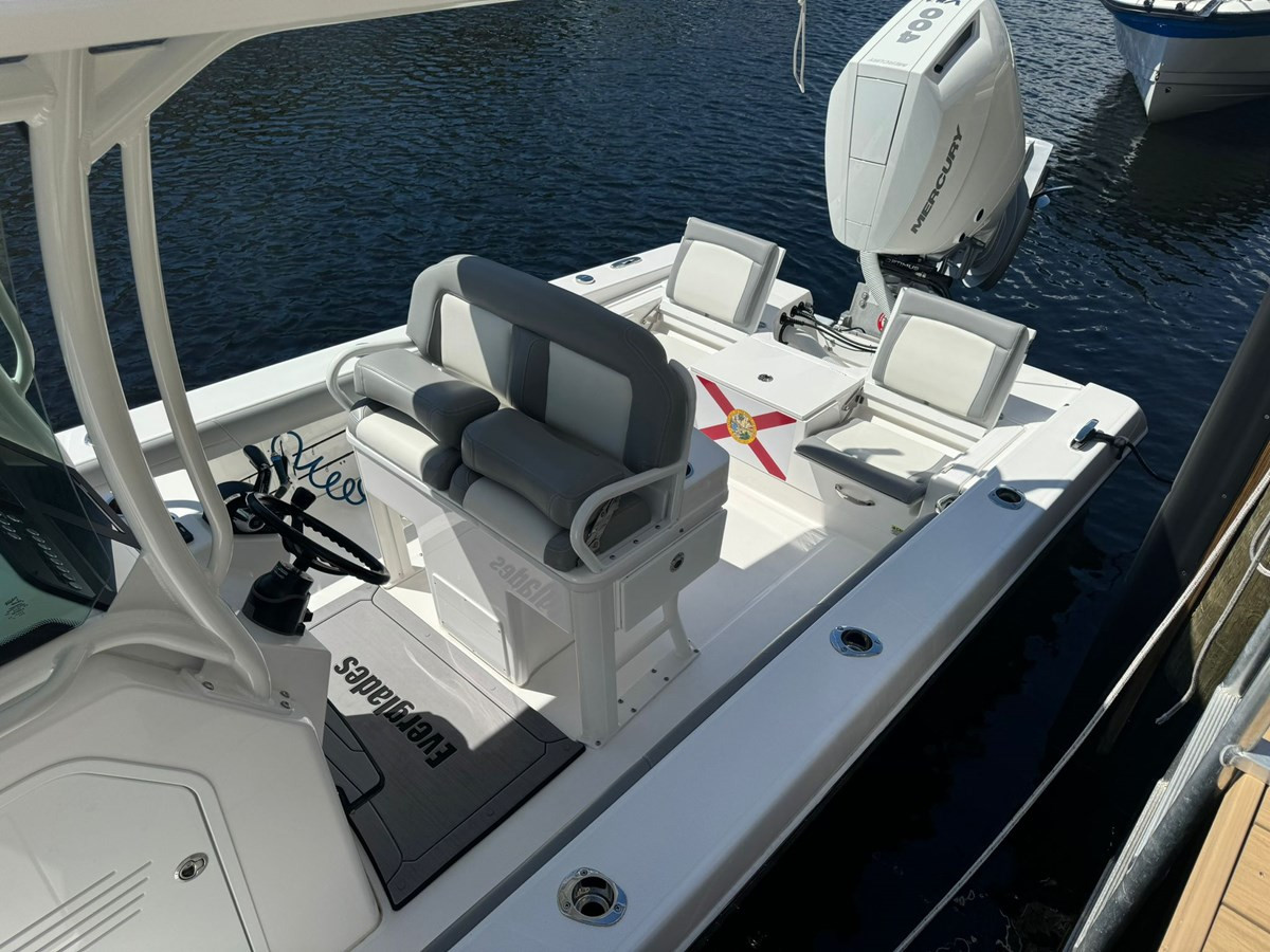 https://arconyachts.ams3.digitaloceanspaces.com/191375/conversions/large_4431099-optimize.jpg