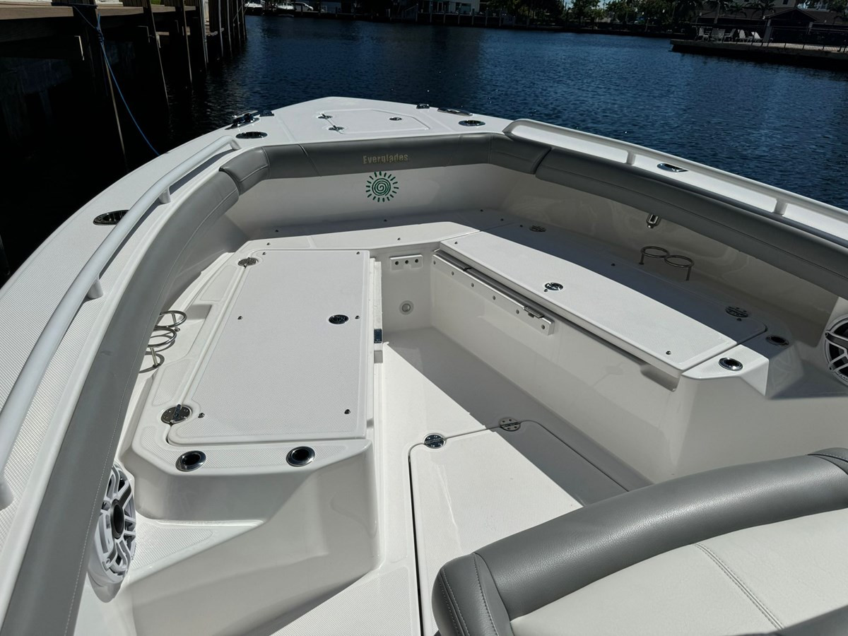 https://arconyachts.ams3.digitaloceanspaces.com/191388/conversions/large_4431105-optimize.jpg