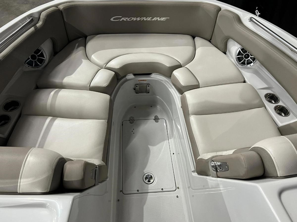 https://arconyachts.ams3.digitaloceanspaces.com/191467/conversions/large_4108451-optimize.jpg