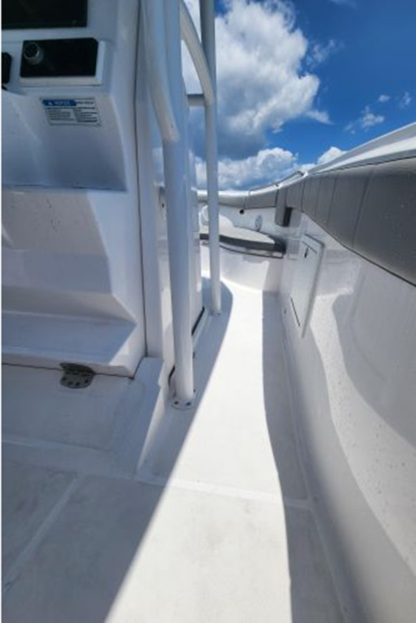 https://arconyachts.ams3.digitaloceanspaces.com/191495/conversions/large_3918436-optimize.jpg