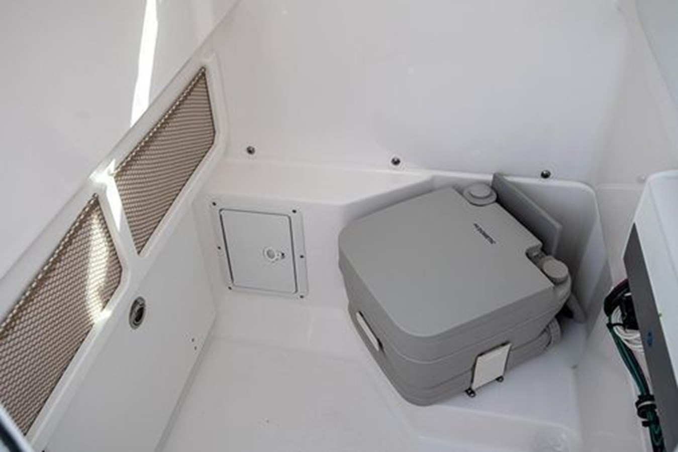 https://arconyachts.ams3.digitaloceanspaces.com/191587/conversions/large_4596562-optimize.jpg