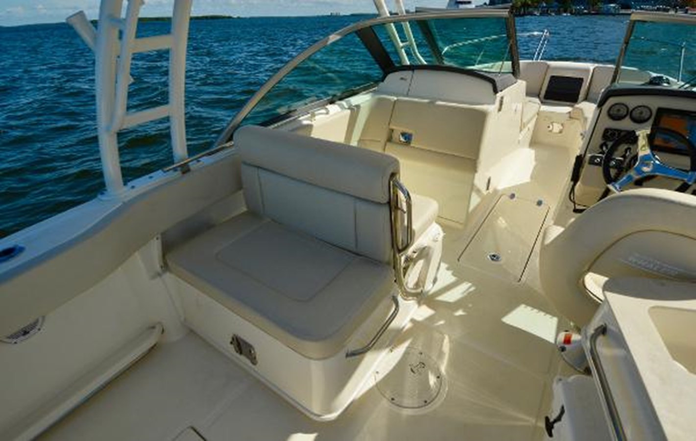 https://arconyachts.ams3.digitaloceanspaces.com/191591/conversions/large_2850614-optimize.jpg
