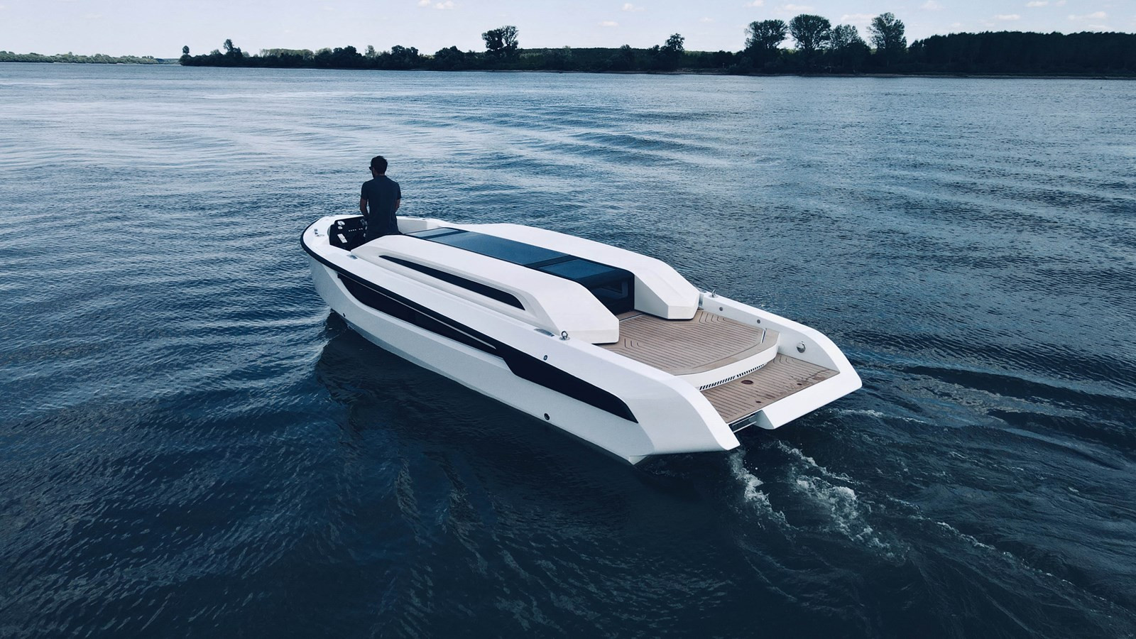 https://arconyachts.ams3.digitaloceanspaces.com/191592/conversions/large_4767342-optimize.jpg