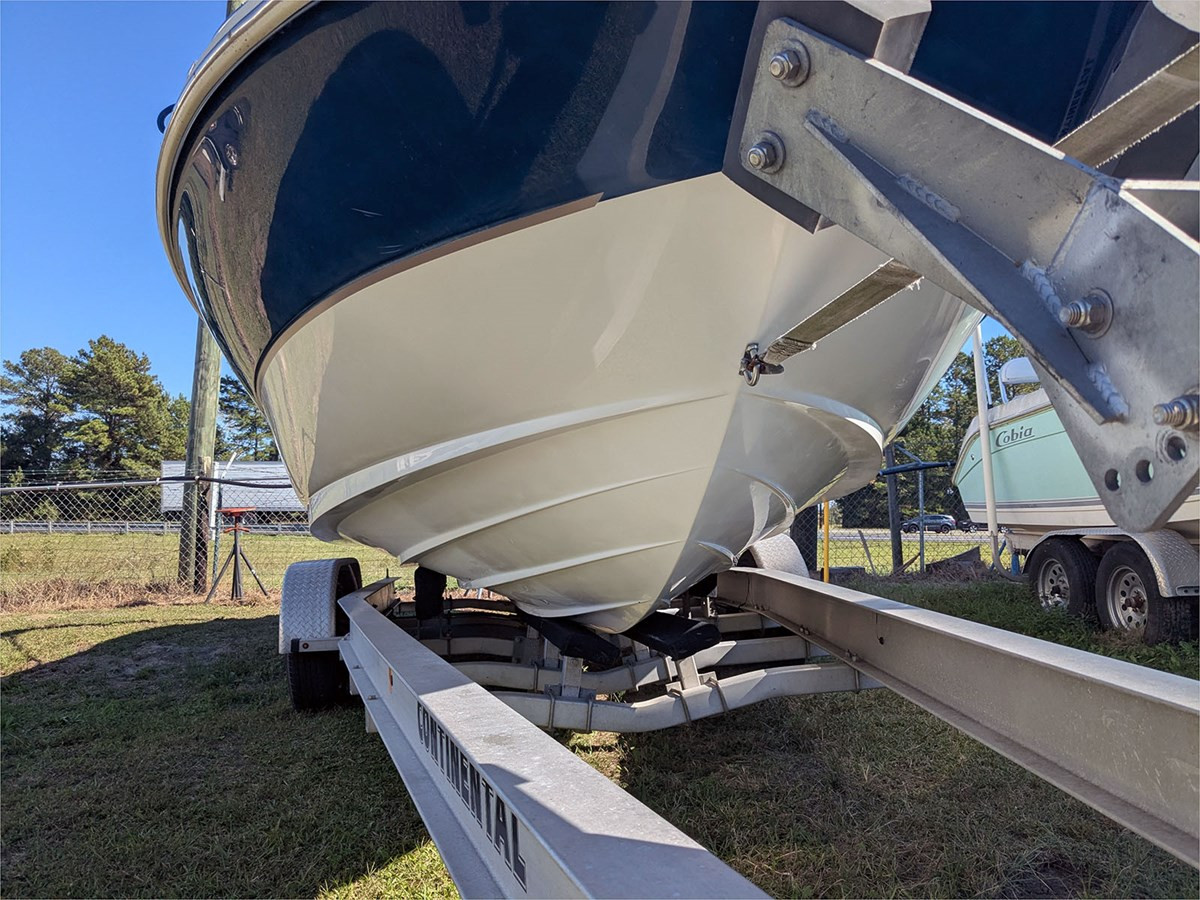 24' SEA RAY 2004 240 SUNDECK