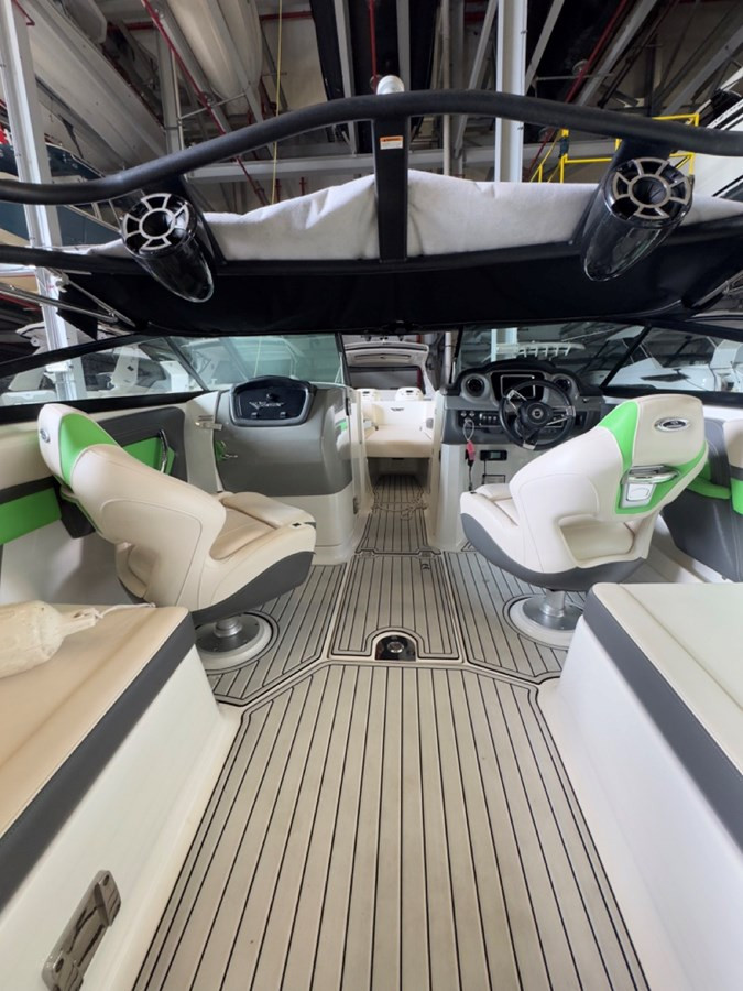 https://arconyachts.ams3.digitaloceanspaces.com/191832/conversions/large_4578478-optimize.jpg