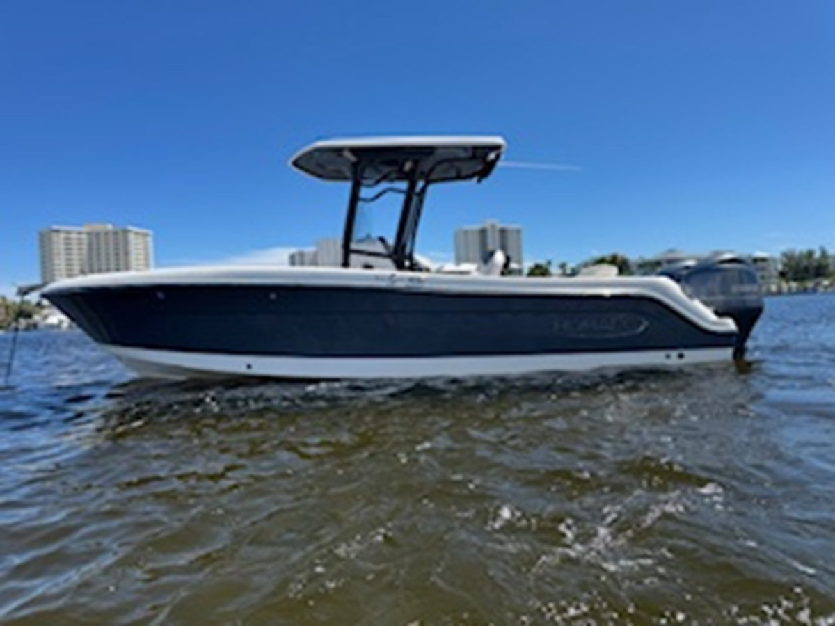 https://arconyachts.ams3.digitaloceanspaces.com/191848/conversions/large_4858548-optimize.jpg
