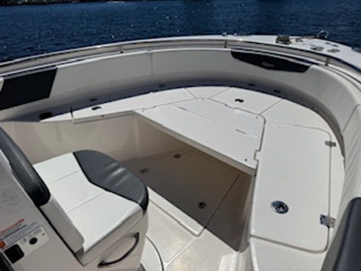 https://arconyachts.ams3.digitaloceanspaces.com/191863/conversions/large_4858556-optimize.jpg